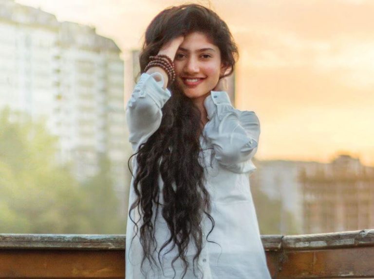 Cutest 15 Sai Pallavi Hot Photos INCLUDE Bikini Wallpaper