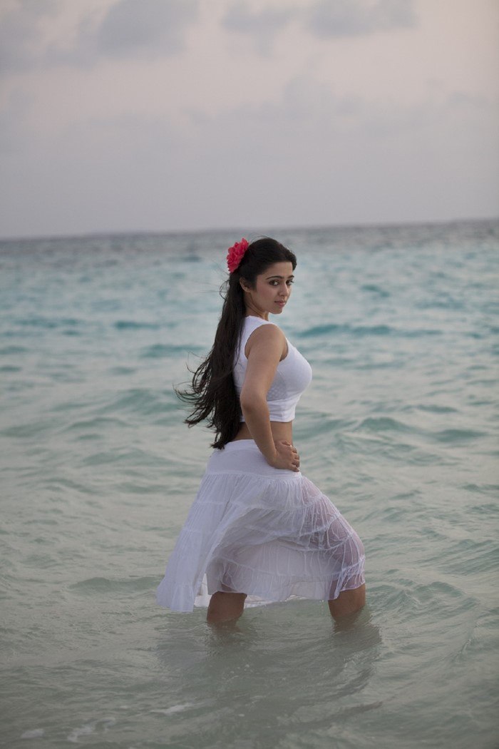 Tollywood Actress Charmi Kaur Hot hd Pictures & Unseen Bikini Photo Pics 6