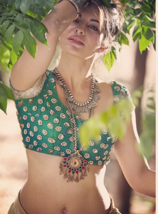 MIND-BLOWING Jacqueline Fernandez HOT Pics 17+ LATEST Bikini 8