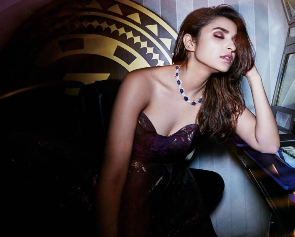 [Image: hot-Wallpaper-Parineeti-Chopra.jpg]