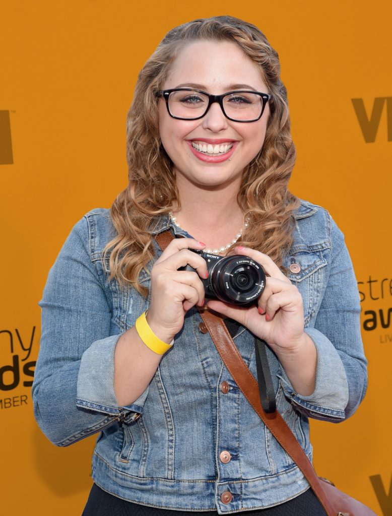 15 Laci Green Hottest Photos & Sizzling Swimsuit Pics 6
