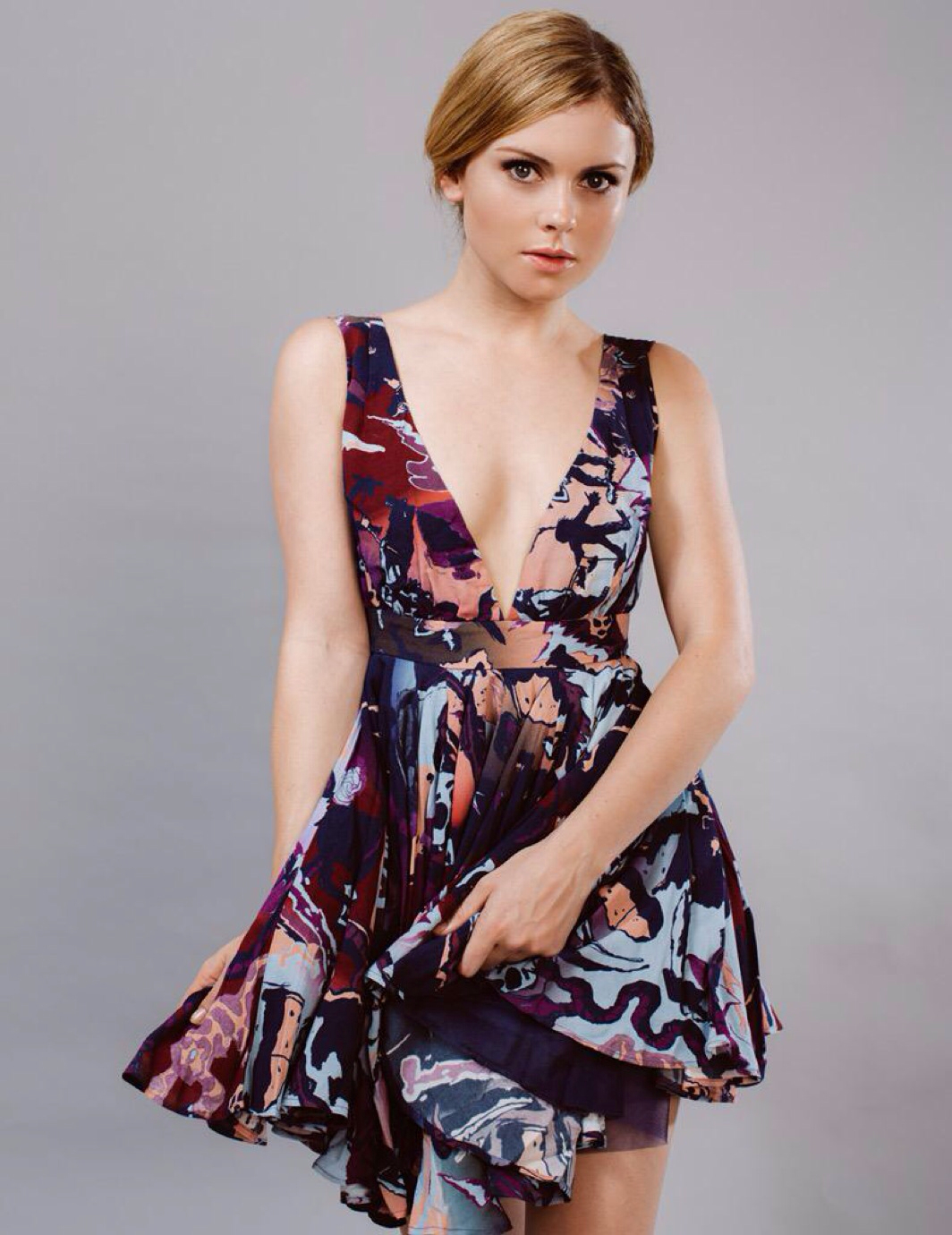 19 Rose McIver Hottest Photos Gallery LATEST Images Pics 8