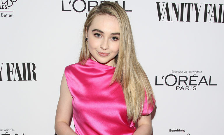 33 Sabrina Carpenter Hot Bikini Pics Shows Sizzling Looks! 15