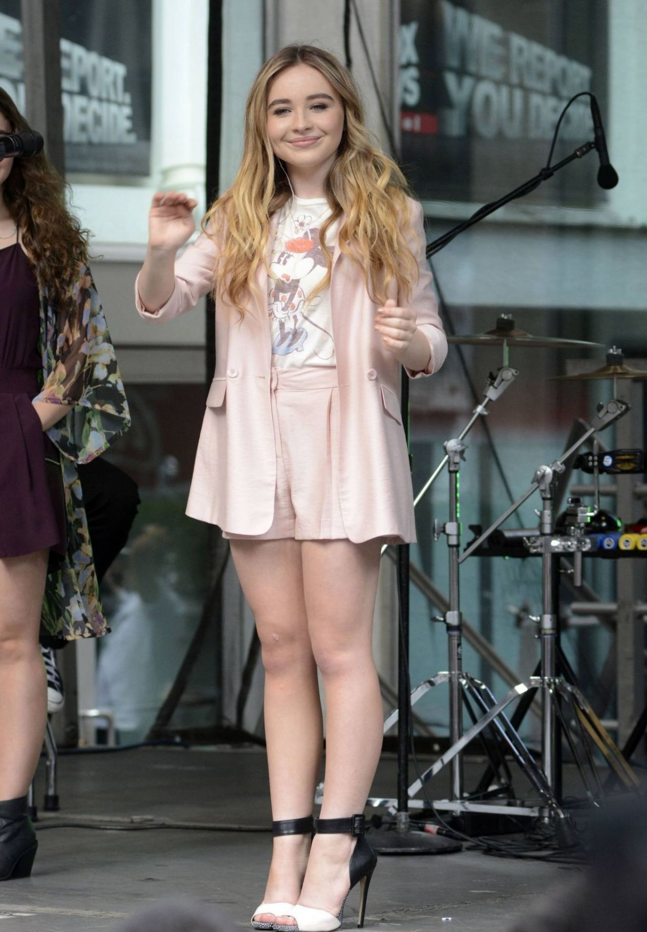 Hot Pic Sabrina Carpenter