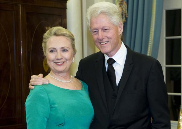 Hillary Clinton with hubby Bill Clinton photo still