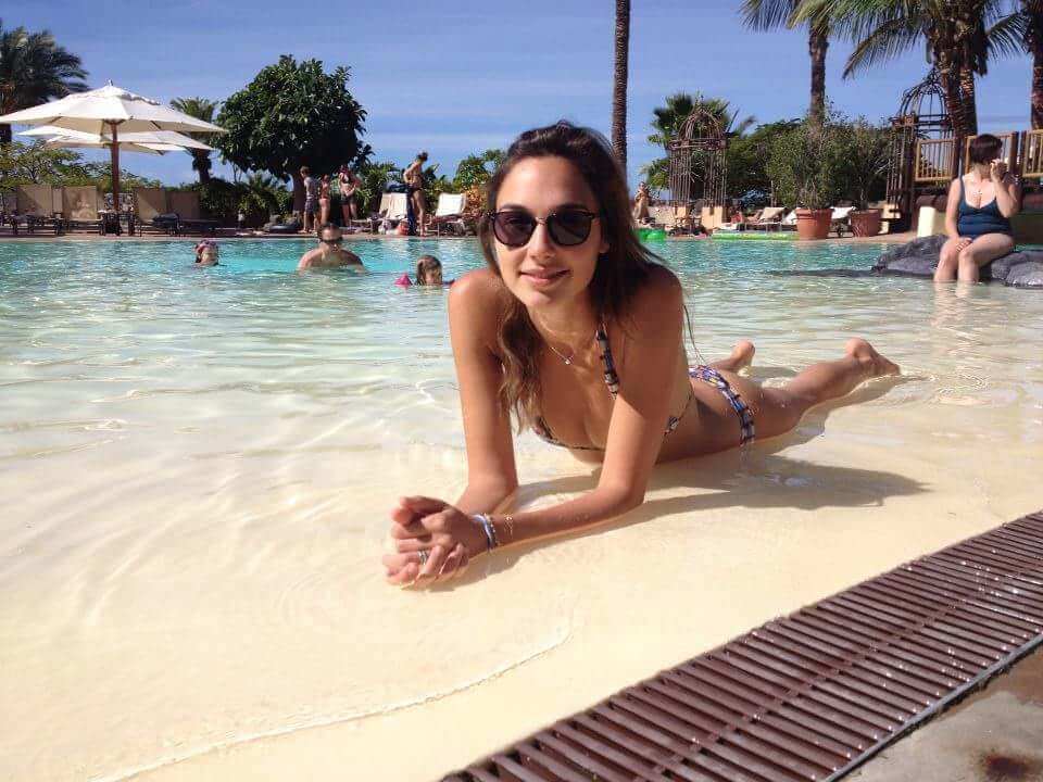 Gal Gadot Swimsuit Pic