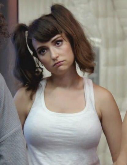 Milana Vayntrub Hd Photo